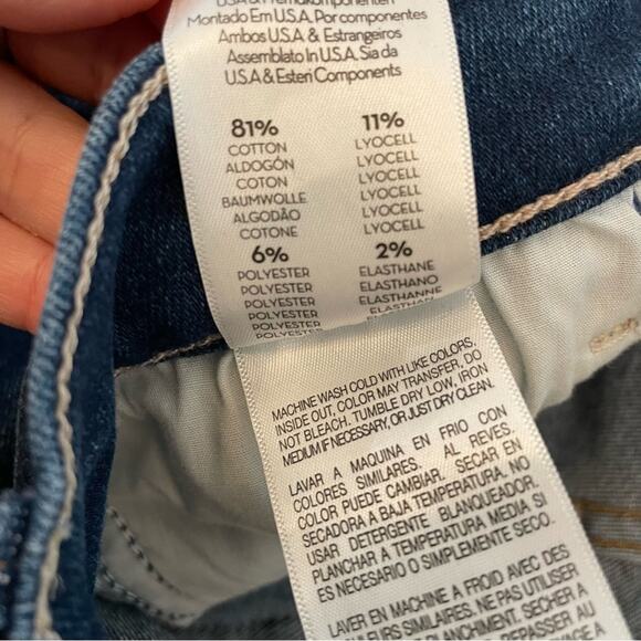 Mother Hustler Ankle Fray Home Movies - Picture 7 of 8